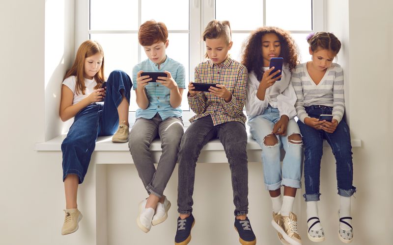 Für viele Kinder gehört das Smartphone inzwischen selbstverständlich zum Alltag.