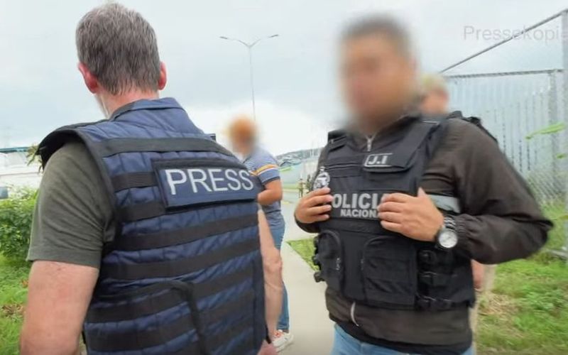 Für den ZDF-Film "Drogenkrieg in Ecuador - Ein Land am Abgrund" begibt sich ein Team des Senders in große Gefahr. In einem Gefängnis in Ecuador erleben die Journalisten, wie skrupellos hier vorgegangen wird.
