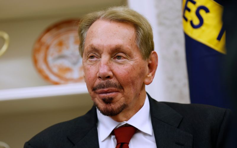 Kennen Sie diesen Mann? Wahrscheinlich nicht, denn in der Öffentlichkeit steht Larry Ellison, Gründer der Softwarefirma Oracle, nur selten. Dabei zählt er seit langem zu den reichsten Menschen der Welt und hat mittlerweile etwa Mark Zuckerberg und Bill Gates überholt - wie unsere Galerie zeigt, die sich am "Bloomberg Billionaires Index" (Stand: 5. August) orientiert.
