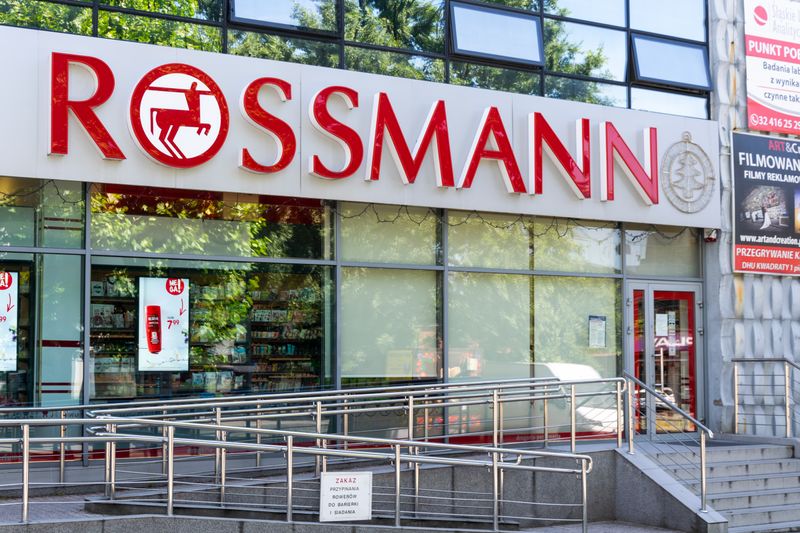 Die Drogeriekette Rossmann empfiehlt, die betroffenen Reinigungstücher nicht mehr zu verwenden.