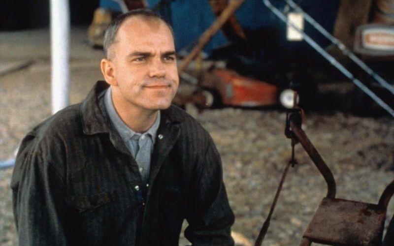 Kaum wiederzuerkennen: Mit der Rolle eines geistig zurückgebliebenen Ex-Sträflings in "Sling Blade - Auf Messers Schneide" schaffte Billy Bob Thornton seinen Durchbruch in Hollywood.