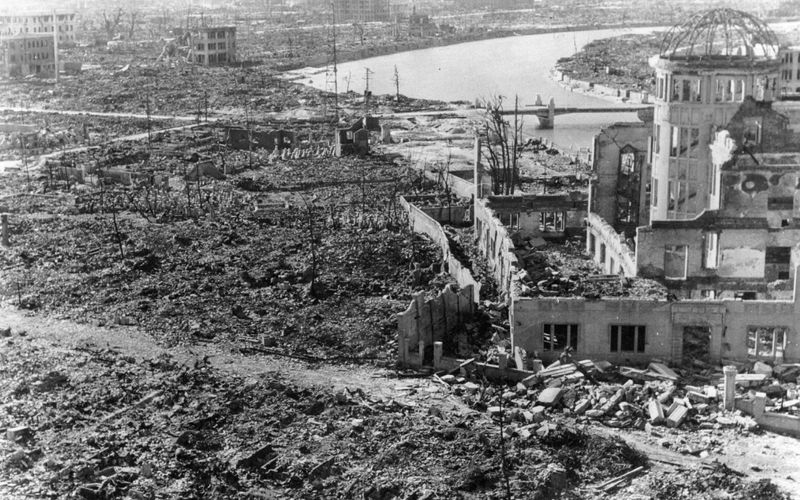 Am 06. August 1945 kam es im japanischen Hiroshima zum ersten und vorletzten Atombombeneinsatz in der Geschichte. 