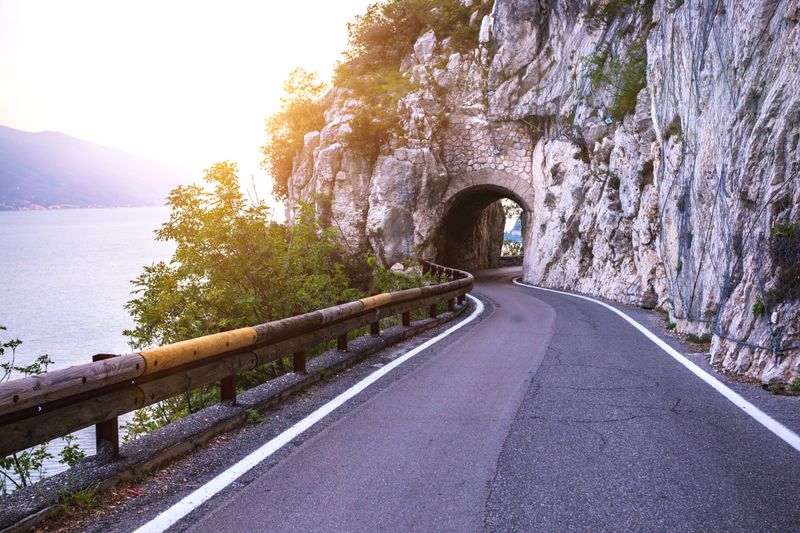 Die Strada della Forra am Gardasee gilt als eine der schönsten Panoramastraßen der Welt. 