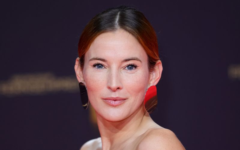 Jeannine Michaelsen (43) ist eine vielseitige Bühnenkünstlerin. Egal, ob Moderation, Schauspiel oder Teilnahme an einer Abenteuer-Show - sie wagt Großes. Um Träume, Druck und Erwartungen geht es auch im neuen ZDF-Sommerfilm "Für immer Freibad" (Donnerstag, 14. August, 20.15 Uhr sowie vorab in Web und App des ZDF).