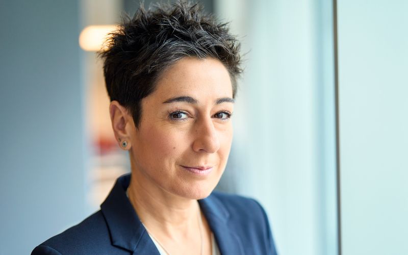 Dunja Hayali beschäftigt sich in ihrer Reportage "Am Puls mit Dunja Hayali - Die Innere (Un-)Sicherheit" mit der Frage, warum sich viele Deutsche unwohl im eigenen Land fühlen - weil sie glauben, sich darin nicht mehr sorgen- und angstfrei bewegen zu können.