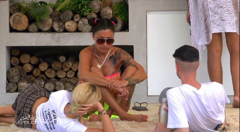 In der "Villa der Versuchung" hat Jasmin über ihre Kindheit und über ihre Tochter gesprochen.