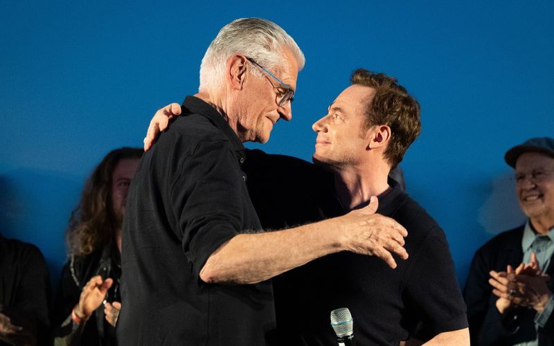 Bei der Premiere wurde es noch einmal emotional. Michael "Bully" Herbig (rechts) verabschiedete Sky du Mont.