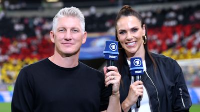 Bild zu Artikel Bastian Schweinsteiger und Ester Sedlaczek