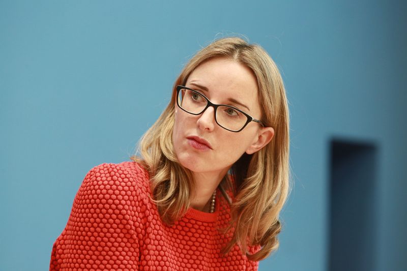 Die Medizinethikerin Alena Buyx ist eines der bekanntesten Wissenschaftsgesichter Deutschlands. Berühmt wurde sie als Vorsitzende des Deutschen Ethikrates während der Corona-Pandemie. Ab Donnerstag, 28. August, ist sie auch TV-Gastgeberin bei "NANO Talk" aktiv.