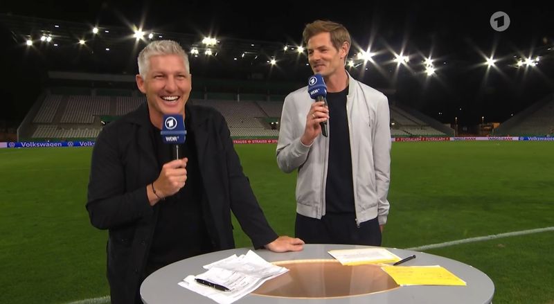 "Das ist genial!" Schweinsteiger (links) freut sich über Schlüters Überleitung.
