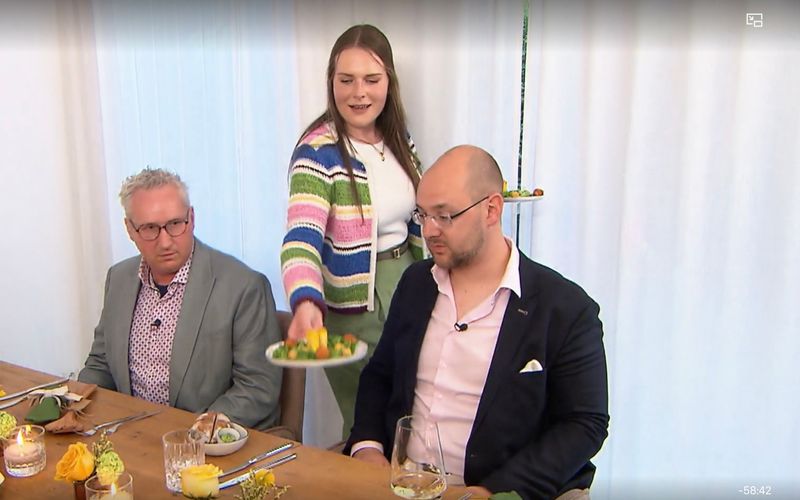 Axel (links) und Steffen sind "entsetzt" von Caros Anrichte-Talent.