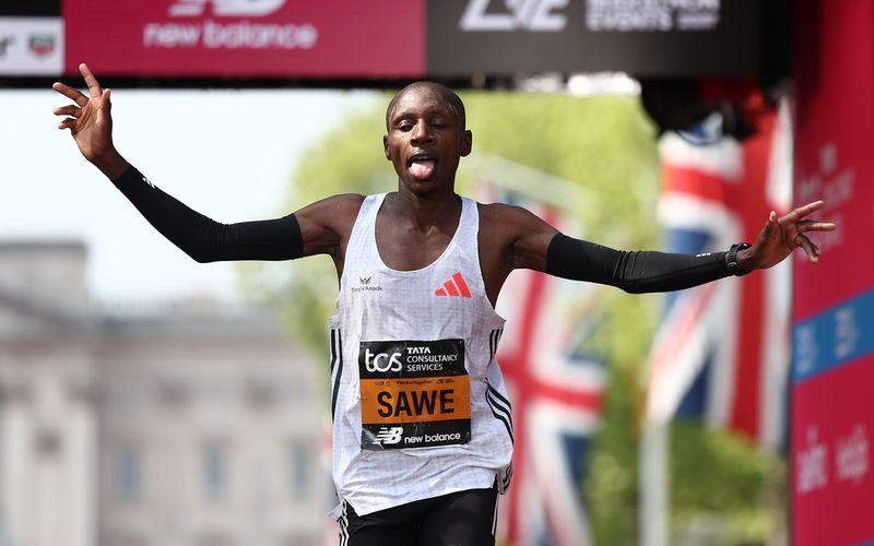 Er war auch der Sieger von London 2025: Sabastian Sawe aus  Kenia ist großere Favorit in Berlin. Er ist der aktuell schnellste Marathonläufer der Welt.