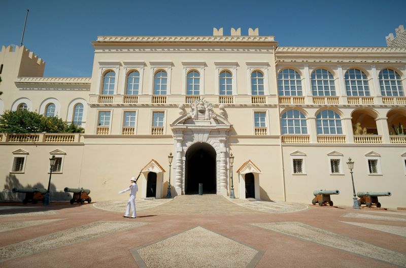 Der Fürstenpalast von Monaco ist der Sitz des seit Generationen regierenden Fürstenhauses der Grimaldi.
