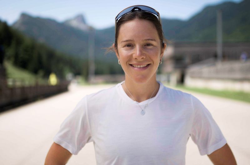 Biathletin Sophia Schneider weiß, wie wichtig gesunde Zähne für die Gesamtgesundheit des Körpers sind - und wie zunächst unerklärliche Verspannungen erklärt werden können.