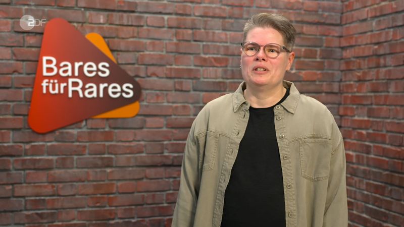 Petra aus Königswinter verrät gleich zu Beginn Verblüffendes: "Das Geschirr hat uns nur zwei Euro gekostet in der Nachbarschaftshilfe." Sie weiß selbst, dass dies eigentlich "völlig unglaublich ist". Denn es handelt sich um begehrte Designer-Ware.