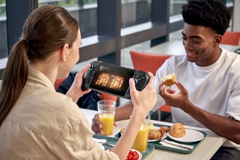 ROG Xbox Ally und ROG Xbox Ally X nennen sich die beiden Handhelds, die sich in ihrer Leistung unterscheiden.