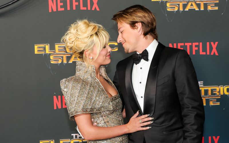 Millie Bobby Brown und Jake Bongiovi haben ein Jahr nach ihrer Hochzeit ein Kind adoptiert.
