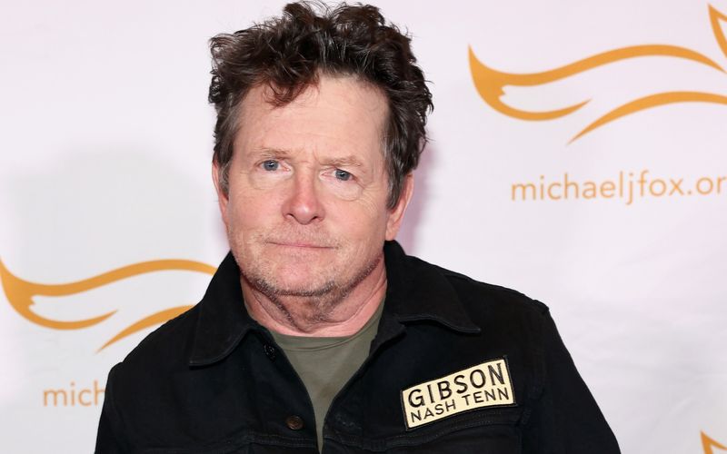 Wissen Sie, wie Michael J. Fox wirklich heißt? Dass er beinahe nicht Marty McFly gespielt hätte? Mit welcher Rockband er schon auf der Bühne stand? Anlässlich des 40-jährigen Jubiläums der Horror-Komödie "Teenwolf" am 23. August präsentiert die Galerie Zahlen, Fakten und Anekdoten über den Schauspieler.