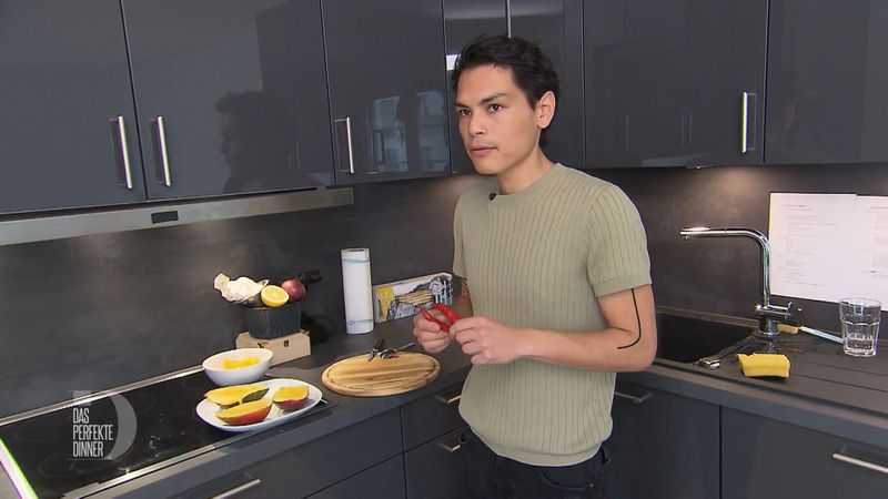 Lars kocht gerne scharf, aber mögen das auch seine Gäste?
