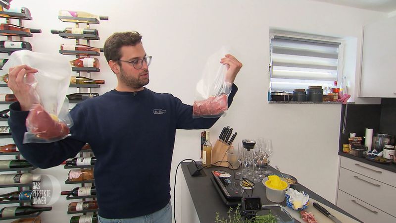 Sollte Marco das Kalbsfilet nicht gelingen, hat er genug Plan B im Haus: Wein, Wein und nochmal Wein.
