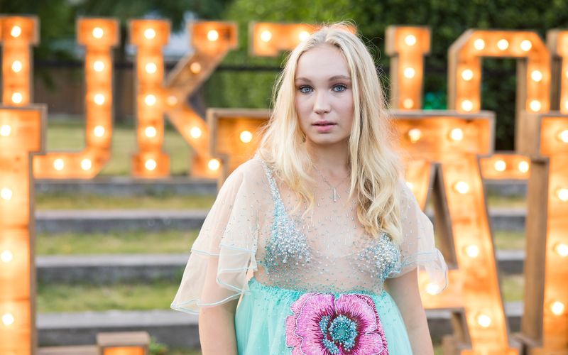 Heute ist Helena Zengel 17 und hat schon das nächste Ziel im Blick: Sie möchte gerne einen Oscar gewinnen, sagte sie in einem Interview. 