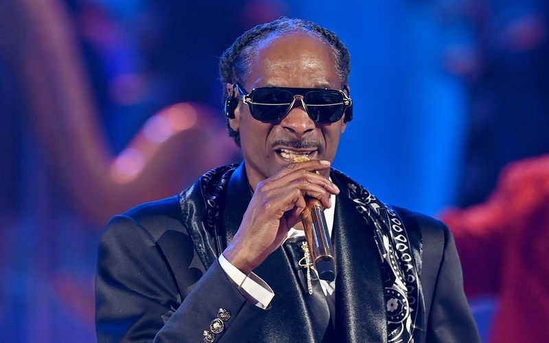 Der Rapper Snoop Dogg hat für seine Aussagen in einem Podcast heftige Kritik einstecken müssen.
