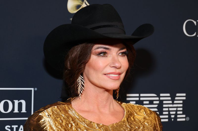 So kennen und lieben sie ihre Fans: Shania Twain bei einer "Grammy"-Veranstaltung im Februar 2024.