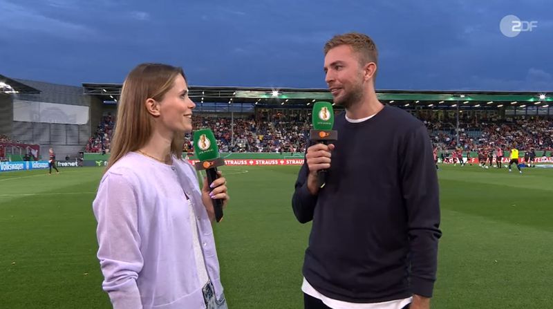 Diesmal fürs ZDF vor Ort: Lili Engels und Experte Christoph Kramer