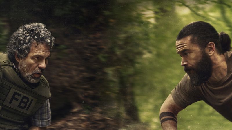 "Task", die neue Serie des "Mare of Easttown"-Machers Brad Ingeslby, erzählt vom Duell zweier Männer: FBI-Agent Tom (Mark Ruffalo, links) jagt den Familienvater Robbie (Tom Pelphrey), der Überfälle auf Drogenhändler verübt.