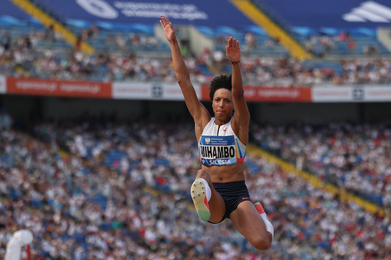 Die deutsche Weitspringerin Malaika Mihambo geht bei der Leichtathletik-WM 2025 in Tokio als Top-Favoritin auf Gold ins Rennen. Das Turnier findet vom 13. bis 21. September statt. ARD, ZDF und Eurosport übertragen. 