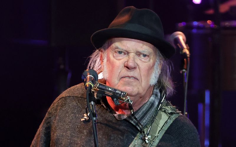 Neil Young geht in einem neuen Song mit der Politik des US-Präsidenten Donald Trump hart ins Gericht.