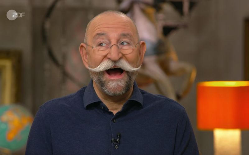 In der Mittwochsausgabe der ZDF-Trödelshow "Bares für Rares" wollten zwei Freundinnen ihre Restaurant-Rechnung vom Vorabend begleichen. Dafür sollte das Trimmrad der Tante verkauft werden. "Toll", fand Horst Lichter (Bild). Nur Walter Lehnertz kam schon beim Anblick ins Schwitzen ...