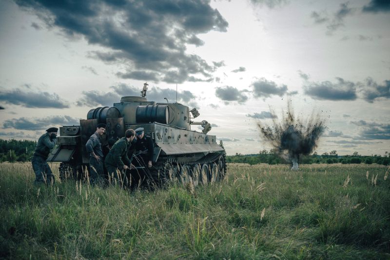 Heimlicher Hauptdarsteller des von Dennis Gansel ("Die Welle") geschriebenen und inszenierten Films "Der Tiger" ist dieser Panzer. Am 18. September 2025 startete das Kriegsdrama in ausgewählten Kinos. Nun ist es bei Amazon Prime zu sehen.