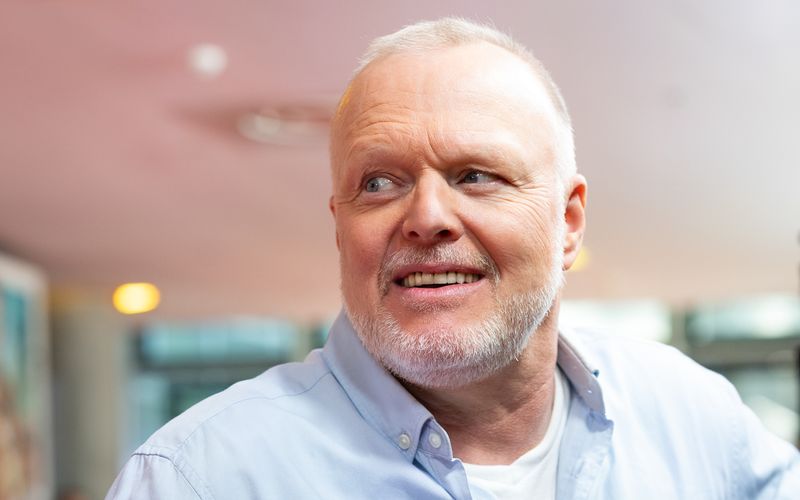 Stefan Raab hat mit der Ankündigung seiner neuen Show einige Verwirrung gestiftet.