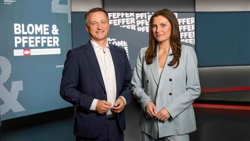 Nikolaus Blome und Clara Pfeffer laden im Zwei-Wochen-Rhythmus zum Talk mit prominenten Gästen aus Politik und Gesellschaft.