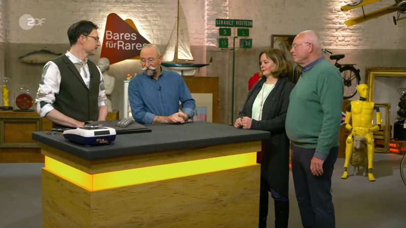 Kirsten und Lutz aus Osterode hatten das Etui auf einer Berliner Antikmesse gekauft.