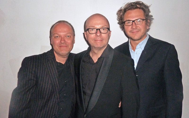 Wie heißt Peter Shaw mit zweiten Vornamen? Welche deutsche Band benannte sich nach einer "Die drei ???"-Folge? Wer ist die Mutter der "Die drei ???"-Hörspiele? Und was machen die Kultsprecher (von links) Jens Wawrczeck, Oliver Rohrbeck und Andreas Fröhlich sonst so? Die Antworten auf diese und weitere Fragen gibt es in unserer "Die drei ???"-Bildergalerie.