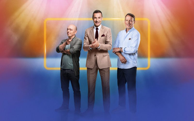Die erfolgreiche Quizshow "Wer weiß denn sowas" startet am Montag, 13. Oktober, in die zwölfte Staffel. Fans blicken mit Neugier auf die ersten Ausgaben, denn mit Wotan Wilke Möhring ist ein neuer Teamkapitän mit dabei. Links Bernhard Hoëcker, Mitte Moderator Kai Pflaume.