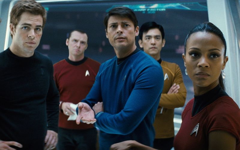 In "Star Trek" (Dienstag, 16. September, 20.15 Uhr, Kabel Eins) muss die Mannschaft der Enterprise eine unerwartete Bewährungsprobe bestehen: Kapitän James Tiberius Kirk, Mechaniker Scotty, Bordarzt Leonard "Pille" McCoy, Steuermann Sulu und Kommunikationsoffizier Uhura (von links: Chris Pine, Simon Pegg, Karl Urban, John Cho, Zoë Saldana). Drei Kino-Abenteuer bestritt die neue Crew bislang, wir zeigen, was die Darsteller heute machen.