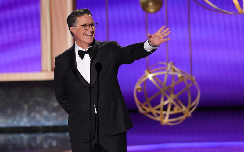 Stephen Colbert bekam zwei Monate nach seiner Absetzung, für die es möglicherweise einen politischen Hintergrund gab, eine Standing Ovation.