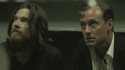 Bild zu Artikel "Black Rabbit" | Netflix