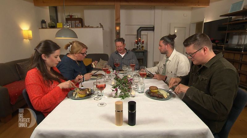 An Tag 2 in und um Münster trifft sich die "Dinner"-Truppe bei Olli (Mitte) in Ostbevern.