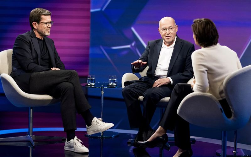 Am Dienstagabend sprach Sandra Maischberger mit Ex-Verteidigungsminister Karl Theodor zu Guttenberg (links) und Ex-Linkenfraktionschef Gregor Gysi über die Gefahren, die von Russland ausgehen.