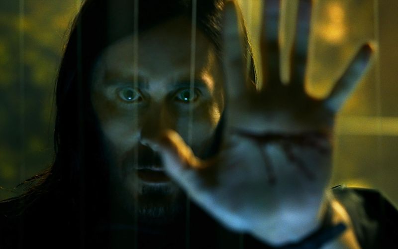 Morbius (Jared Leto) leidet unter einer schlimmen Bluterkrankung. Auf der Suche nach einem Heilmittel ist ihm beinahe jedes Mittel recht ...