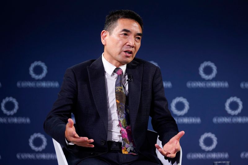 Zoom-CEO Eric Yuan rechnet damit, dass der Einsatz von KI zu einer Drei- bis Vier-Tage-Arbeitswoche führt.