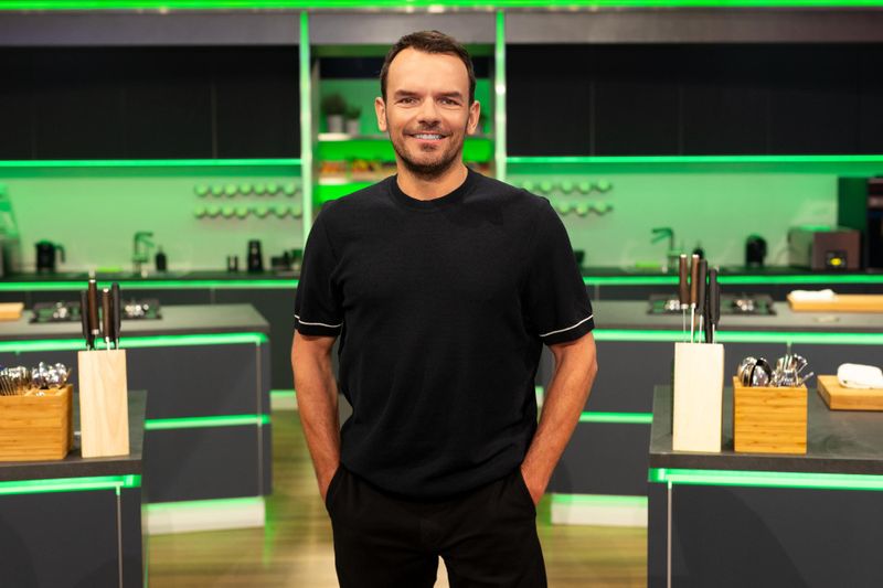 In der 14. Staffel der Show "The Taste" bereichern zwei neue Juroren die Runde. TV-Koch Steffen Henssler zählt zu den neuen Jurymitgliedern. 