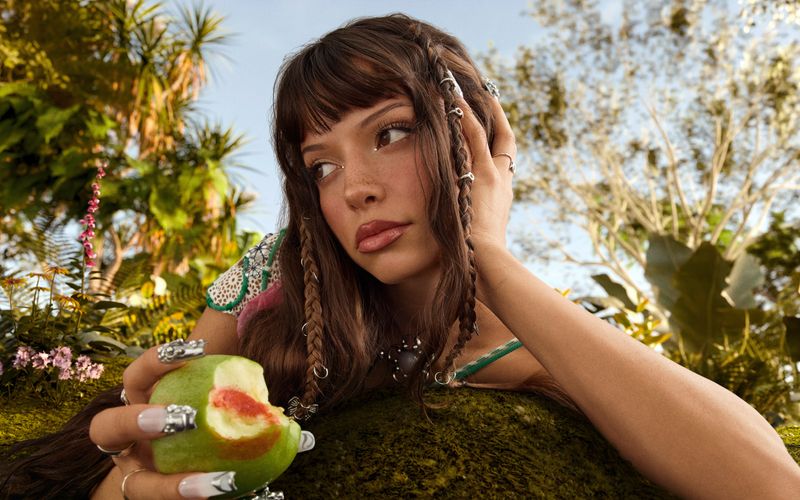 Nina Chuba avancierte mit "Wildberry Lillet" zum Teenie-Idol. Auch ihr neues Album "Ich lieb mich, ich lieb mich nicht" dürfte bei der jungen Zielgruppe wieder gut ankommen.