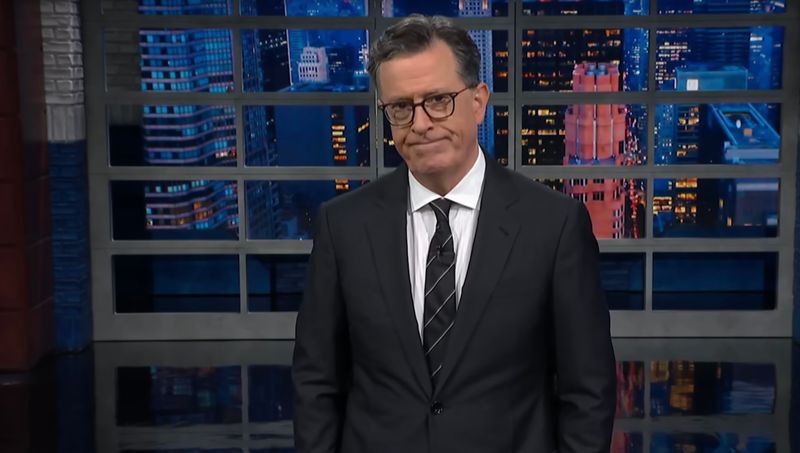 Talkshow-Host Stephen Colbert solidarisierte sich mit dem vor kurzem gefeuerten Kollegen Jimmy Kimmel.