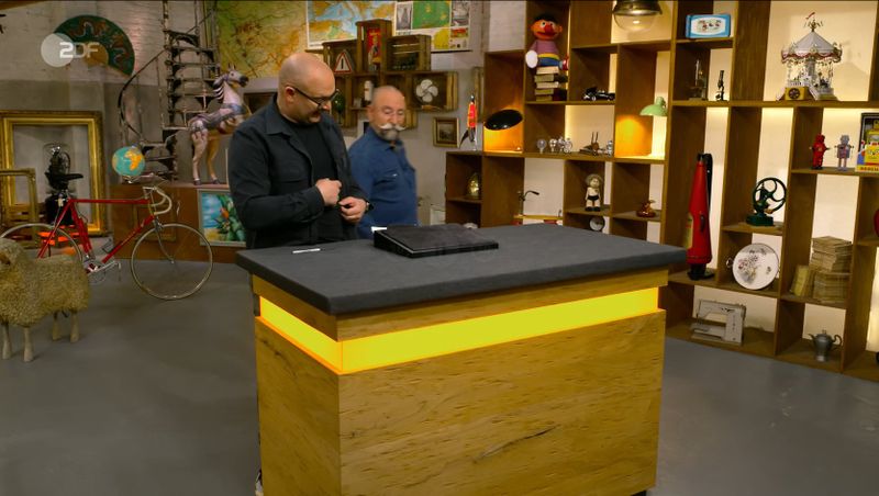 Deutschmanek murmelte noch "eigentlich soll ich das nicht ...", da spazierte auch schon Horst Lichter ins Studio. 