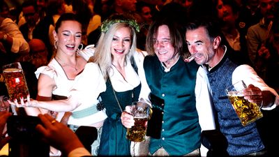 Bild zu Artikel Jürgen Drews auf dem Oktoberfest